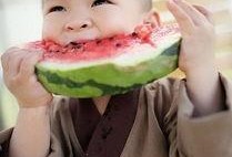 娱乐吃瓜酱带娃思想,趣味带娃新风尚